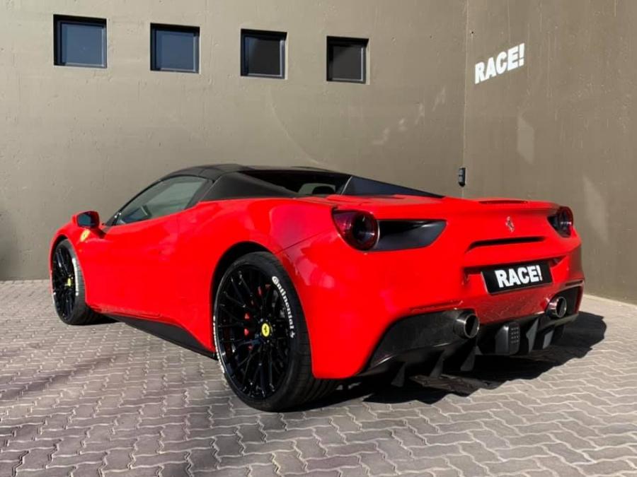  Ferrari 488 Spider by RACE! 2019 года  (фото 4 из 10)